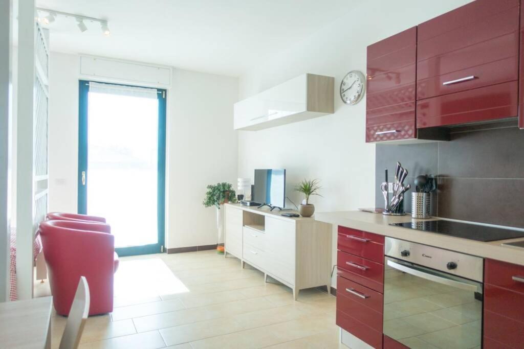 Apartment Victoria, Cozy Studio Flat Near Leonardo Academy Сесто-Календе Екстер'єр фото
